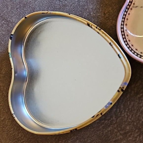 3/$30 BRIGHTON Floral Heart Jewelry Tin Box - Picture 7 of 9